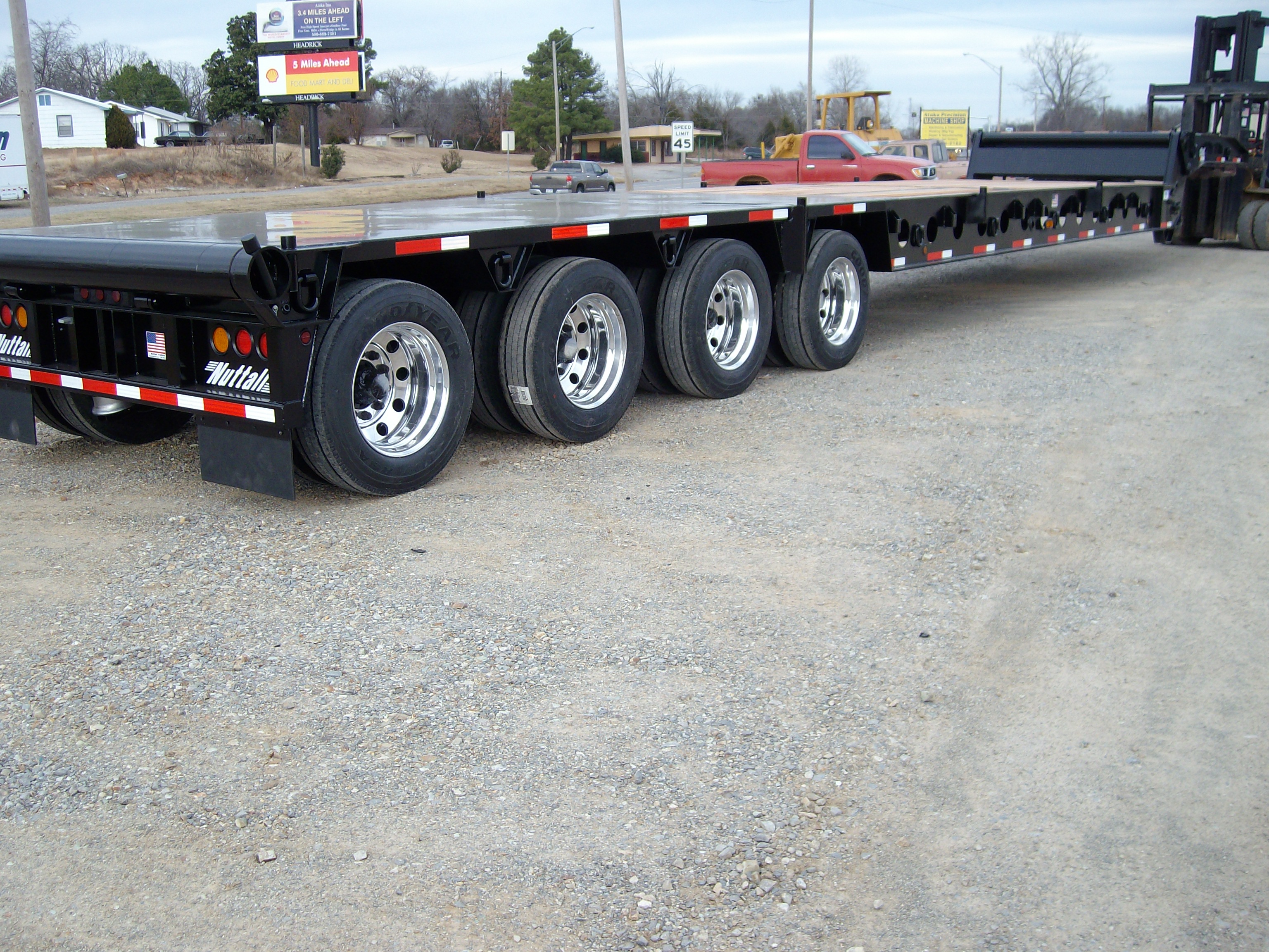 2008TRAILERS013.JPG